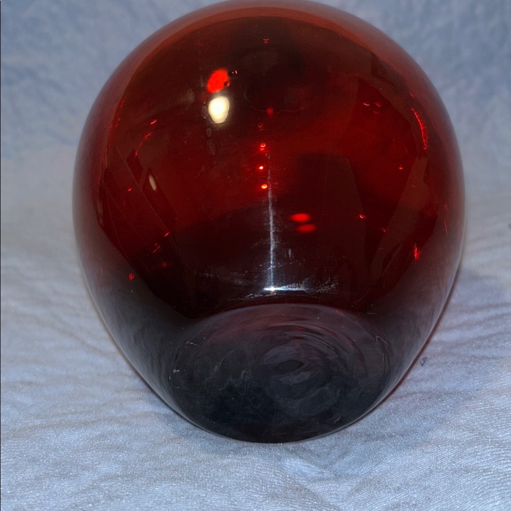 IKEA Salong ruby red glass vase, designed by Johanna Jelinek - Picture 7 of 11